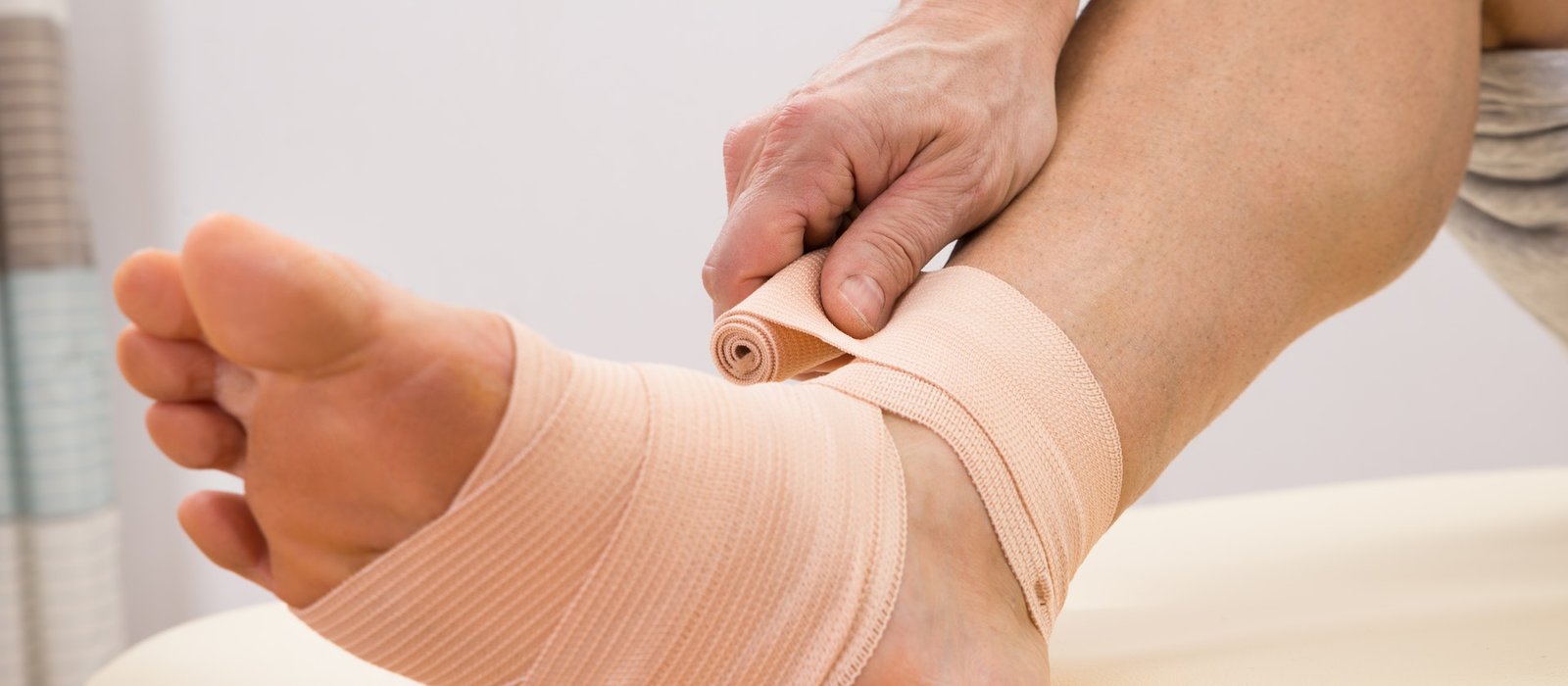 Stress Fractures of Foot & Ankle Symptoms & Treatment